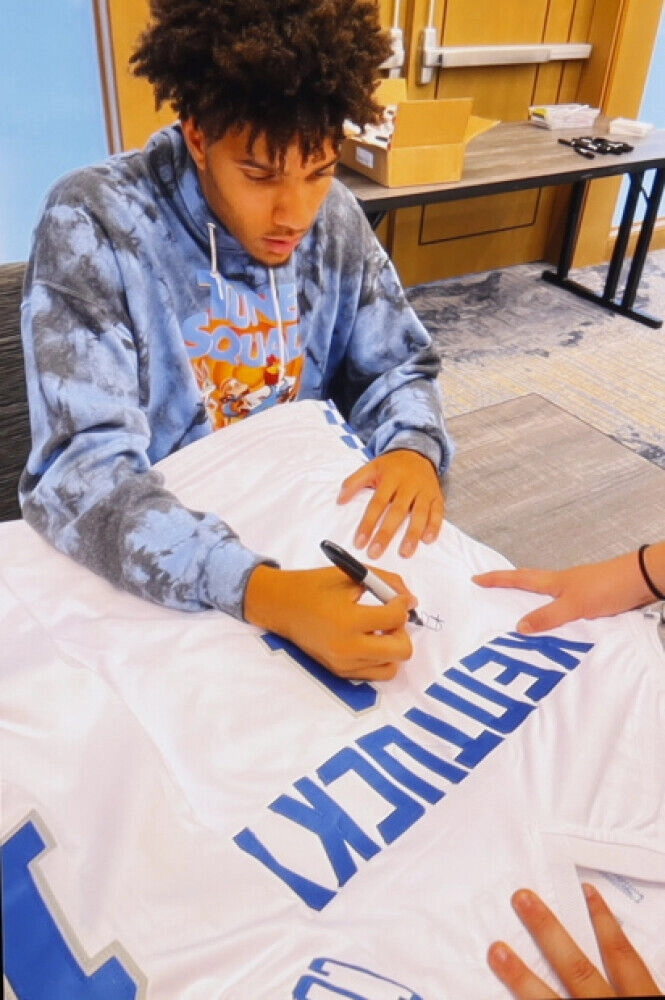 2021 Kentucky Wildcats Team Signed John Caliparii Blue Jersey (Beckett) 12 Sigs