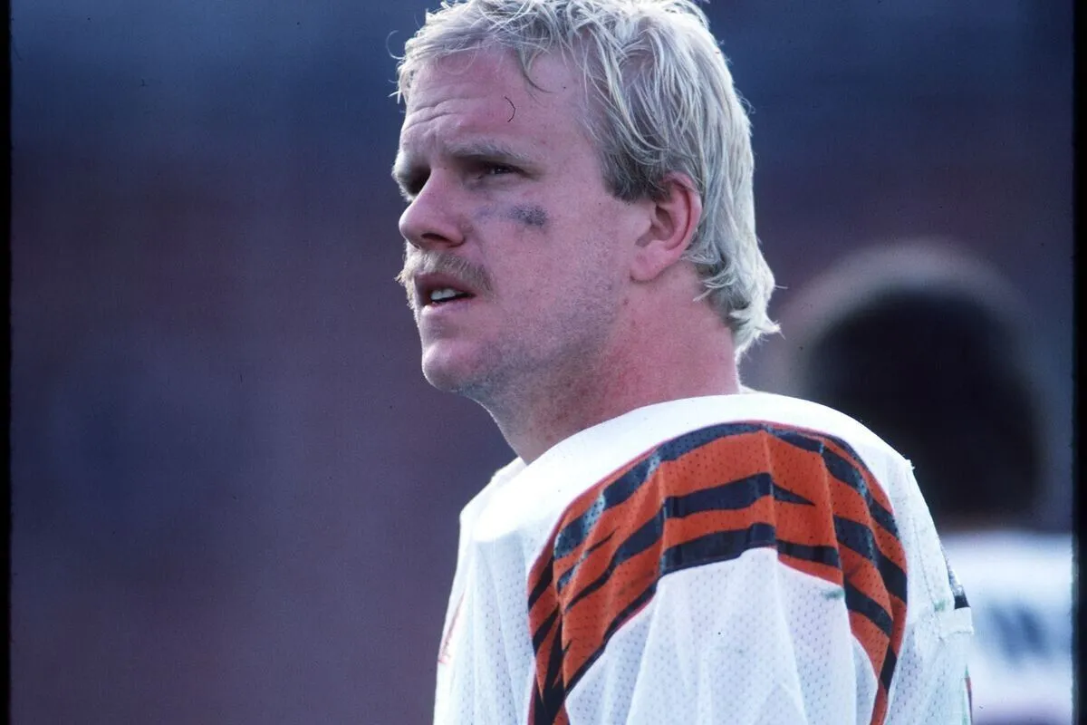 Boomer Esiason Signed Cincinnati Bengals Orange Jersey (Beckett) 4xPro Bowl Q.B.