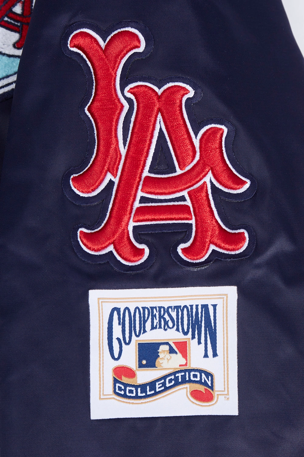 CHAMARRA DE SATN MLB LOS ANGELES ANGELS RETRO CLASSICS PARA MUJER