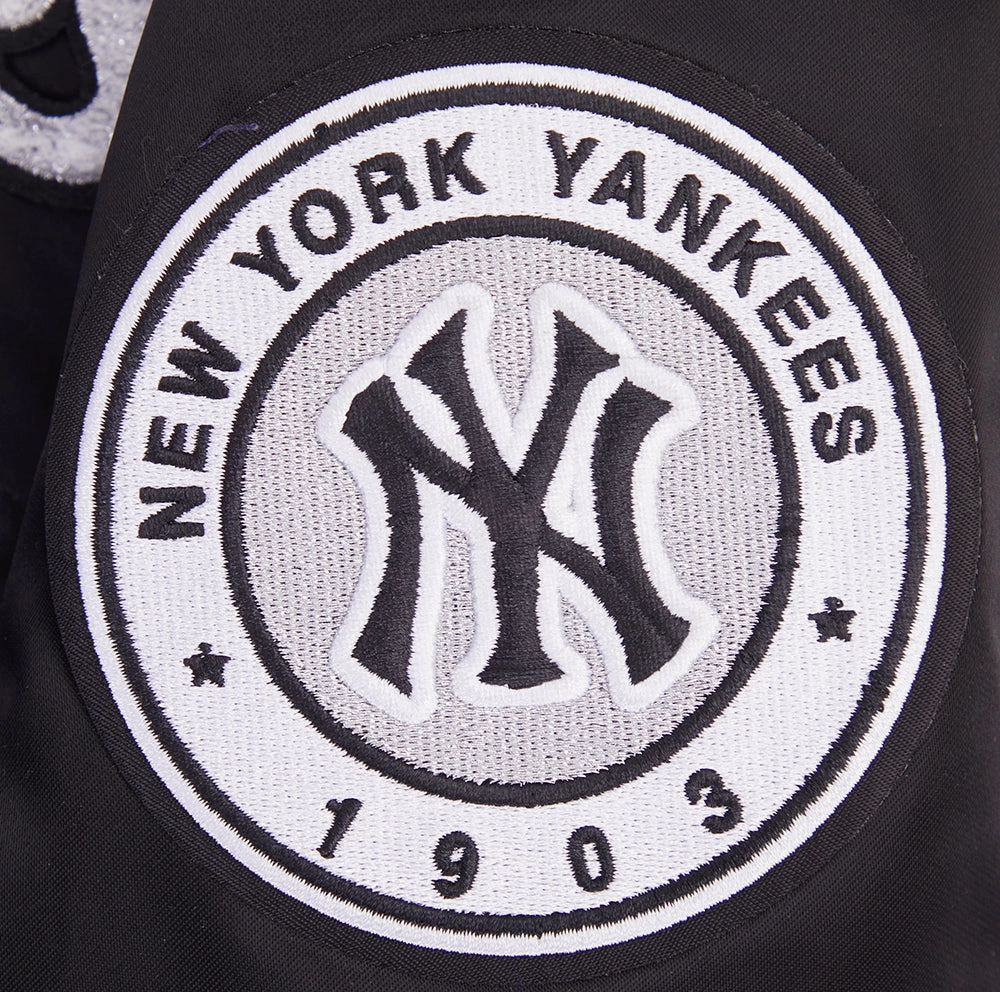 CHAMARRA DE SATN MLB NEW YORK YANKEES PEARLS PARA MUJER