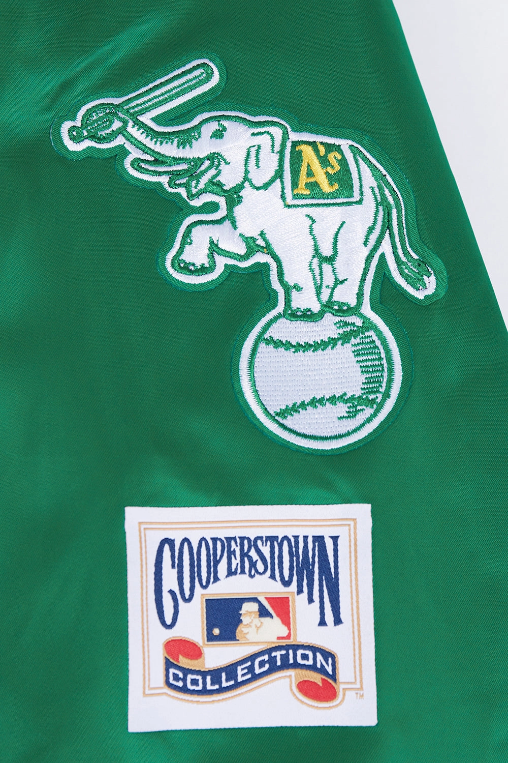 CHAMARRA DE SATN MLB OAKLAND ATHLETICS RETRO CLASSICS PARA MUJER
