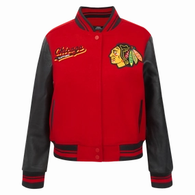 CHAMARRA UNIVERSITARIA NHL CHICAGO BLACKHAWKS SCRIPT TAIL PARA MUJER