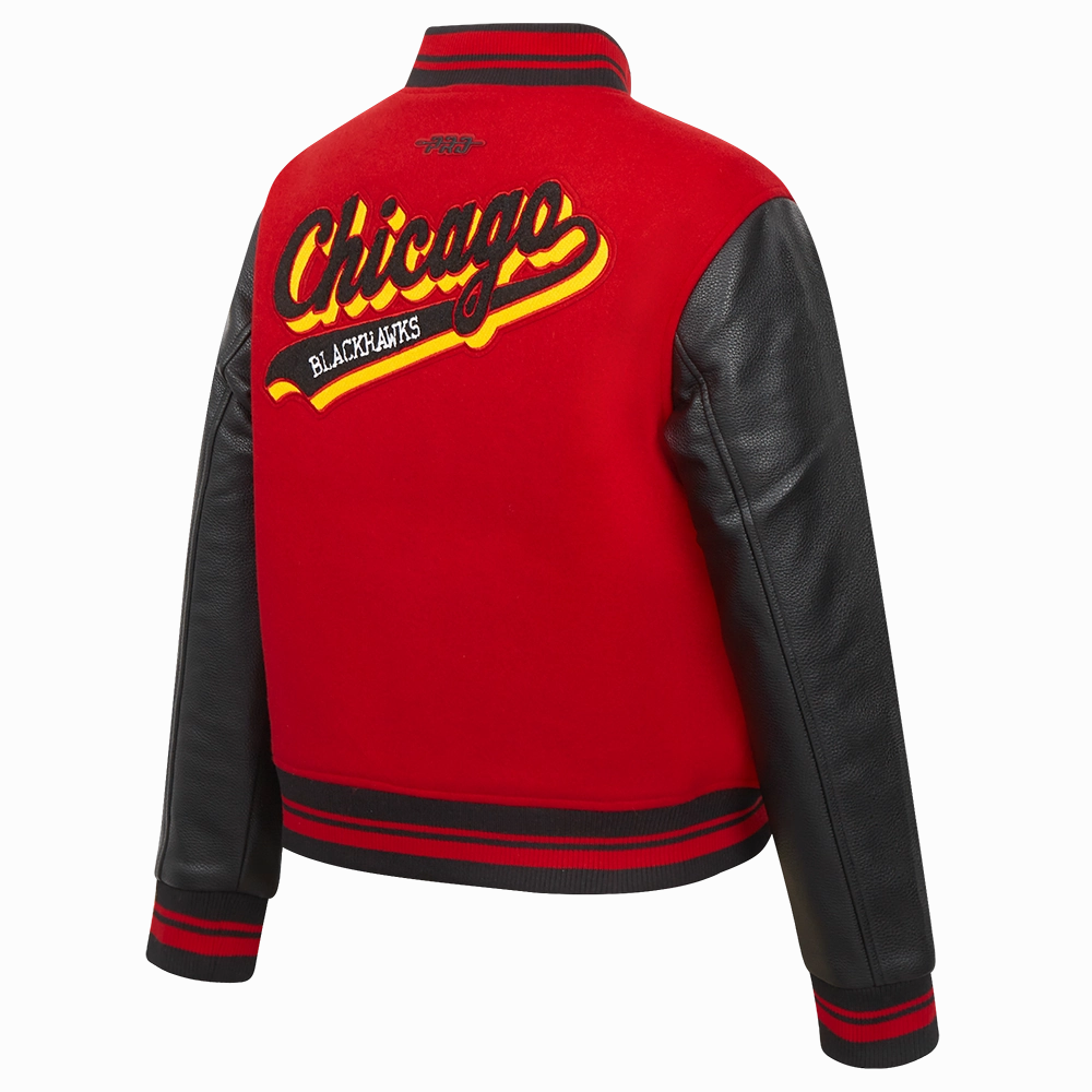 CHAMARRA UNIVERSITARIA NHL CHICAGO BLACKHAWKS SCRIPT TAIL PARA MUJER