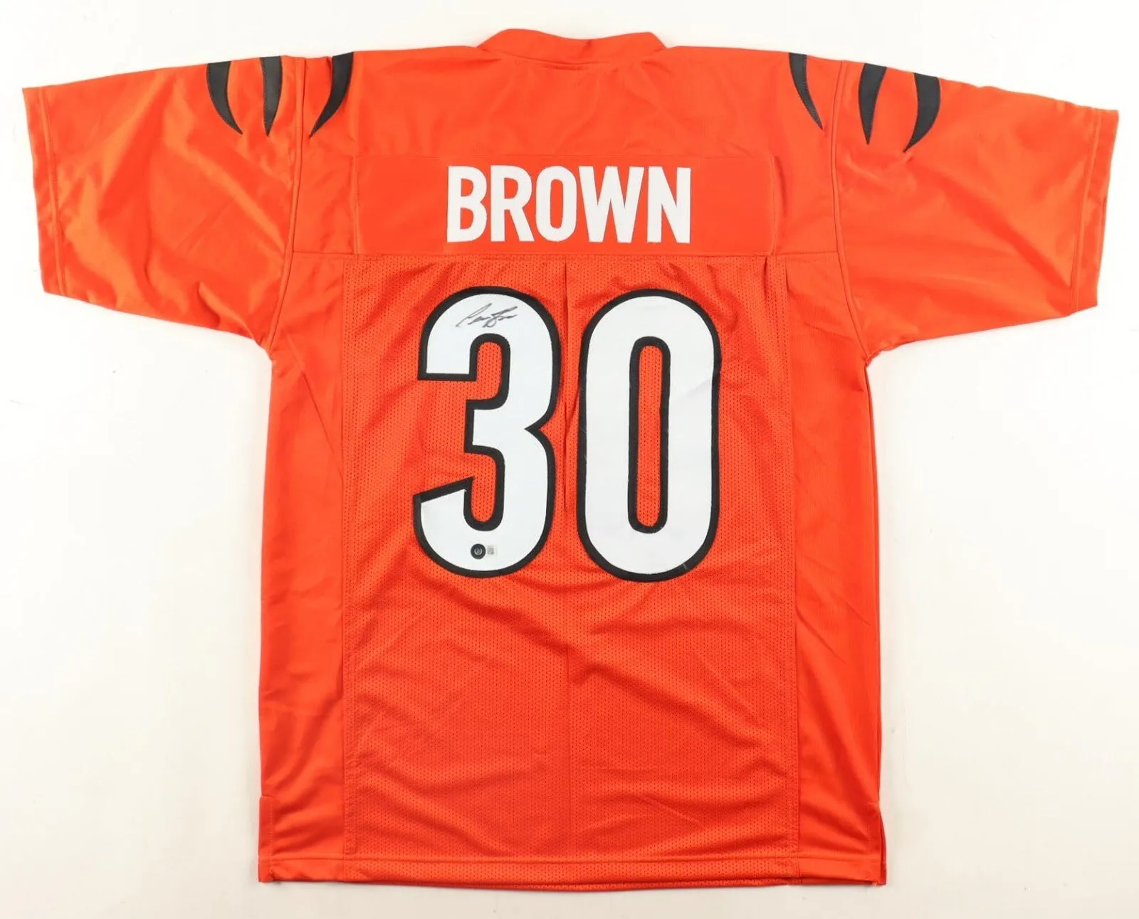 Chase Brown Signed Cincinnati Bengals Jersey (Beckett) 2023 Draft Pick / RB