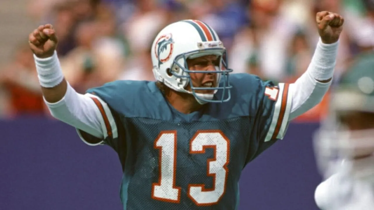 Dan Marino Signed Miami Dolphins Career Stat Jersey (JSA) 9xPro Bowl Q.B /H.O.F.