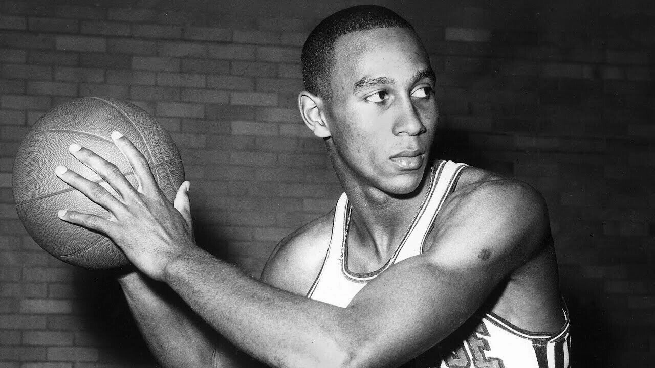 Dave Bing Signed Syracuse University Jersey Inscribed"All American"(Beckett COA)
