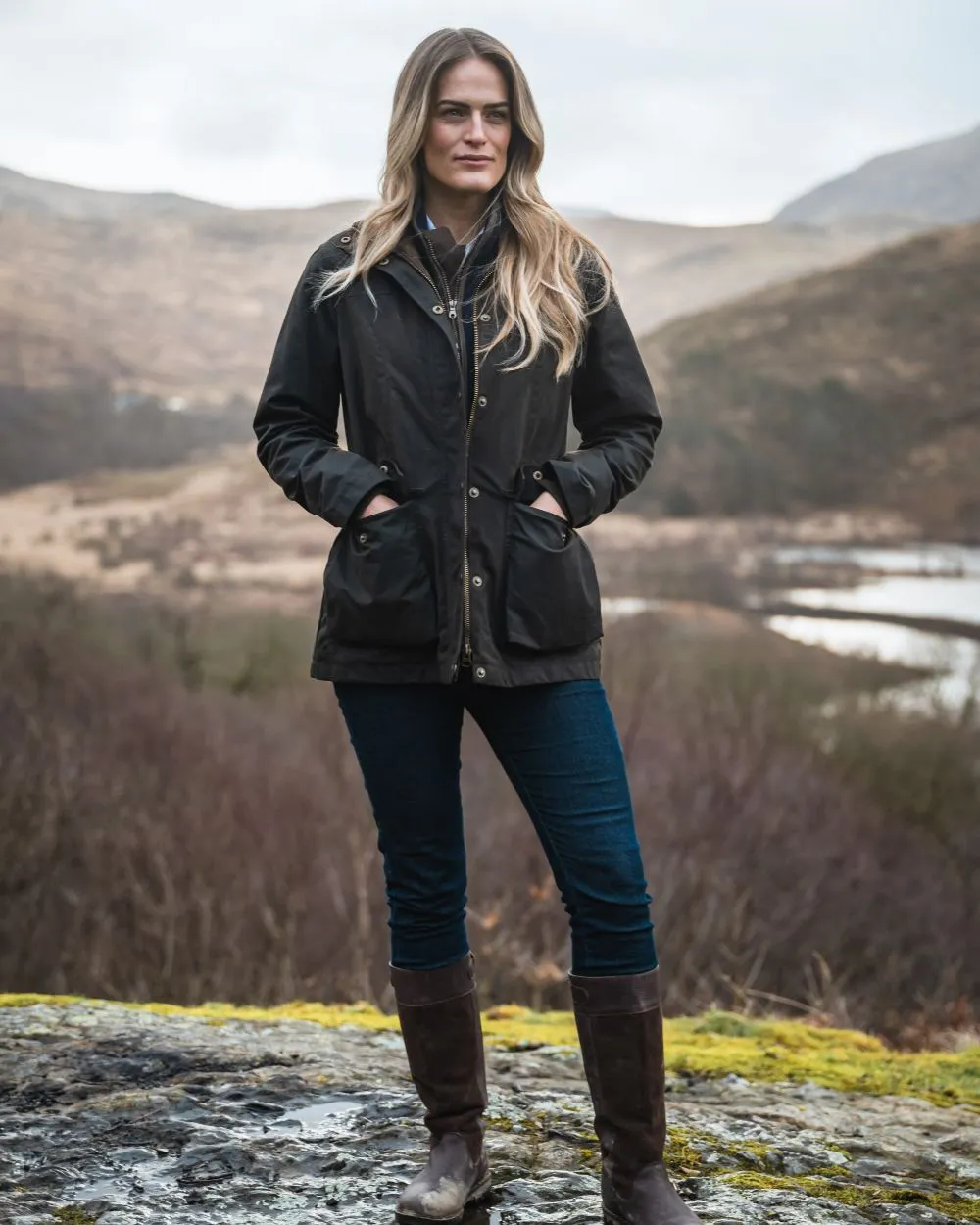 Hoggs of Fife Caledonia Ladies Antique Wax Jacket Dog Walking Waterproof Jackets