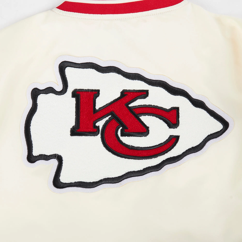 NFL KANSAS CITY CHIEFS RETRO CLASSIC WOMEN'S RIB SATIN JACKET (EGGSHELL/ RED)