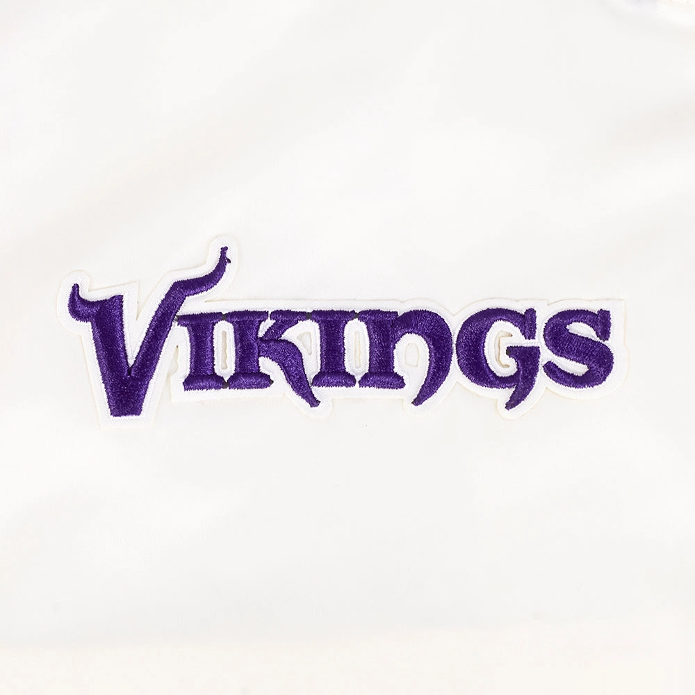 NFL MINNESOTA VIKINGS RETRO CLASSIC WOMEN'S RIB SATIN JACKET (EGGSHELL/ PURPLE)