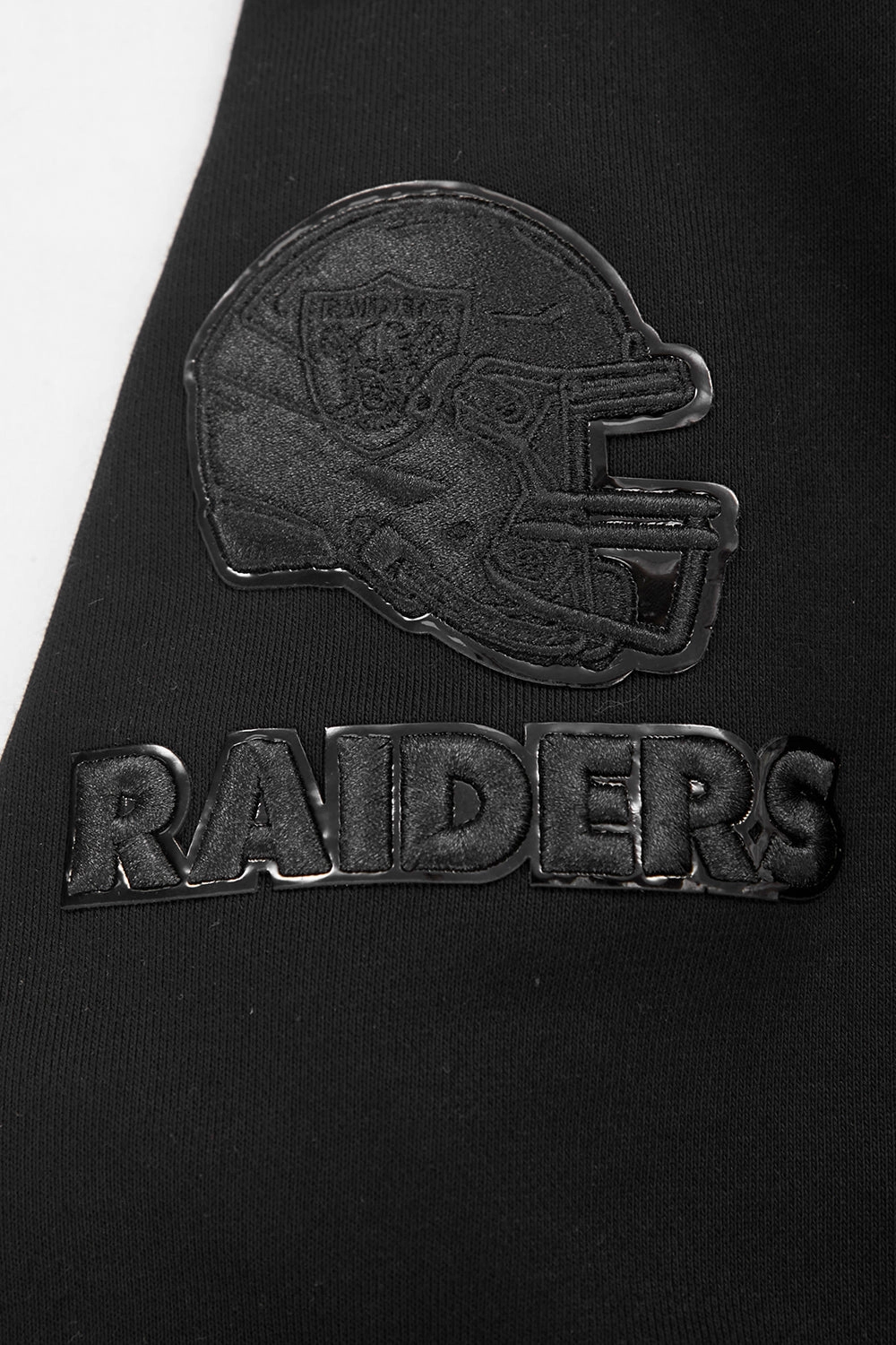 NFL OAKLAND RAIDERS TRIPLE BLACK WOMEN'S CROPPED PULLOVER HOODIE (TRIPLE BLACK)