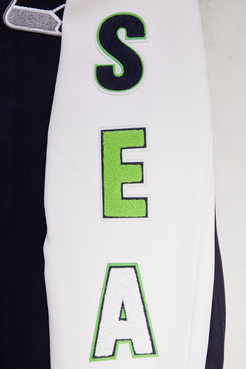 NFL SEATTLE SEAHAWKS CLASSIC MEN'S WOOL VARSITY JACKET (MIDNIGHT NAVY/WHITE)