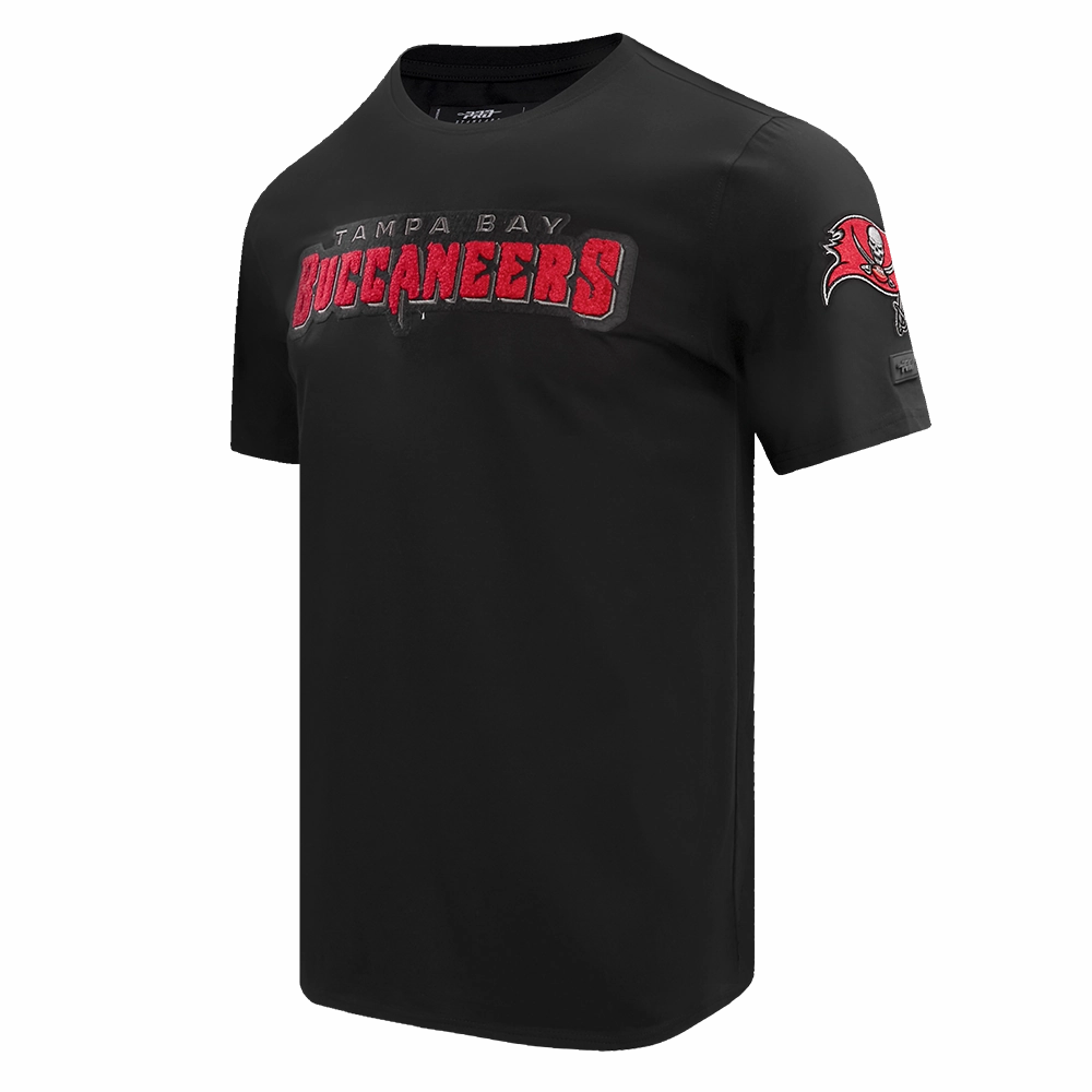 NFL TAMPA BAY BUCCANEERS CLASSIC CHENILLE MEN'S   TEE (BLACK)