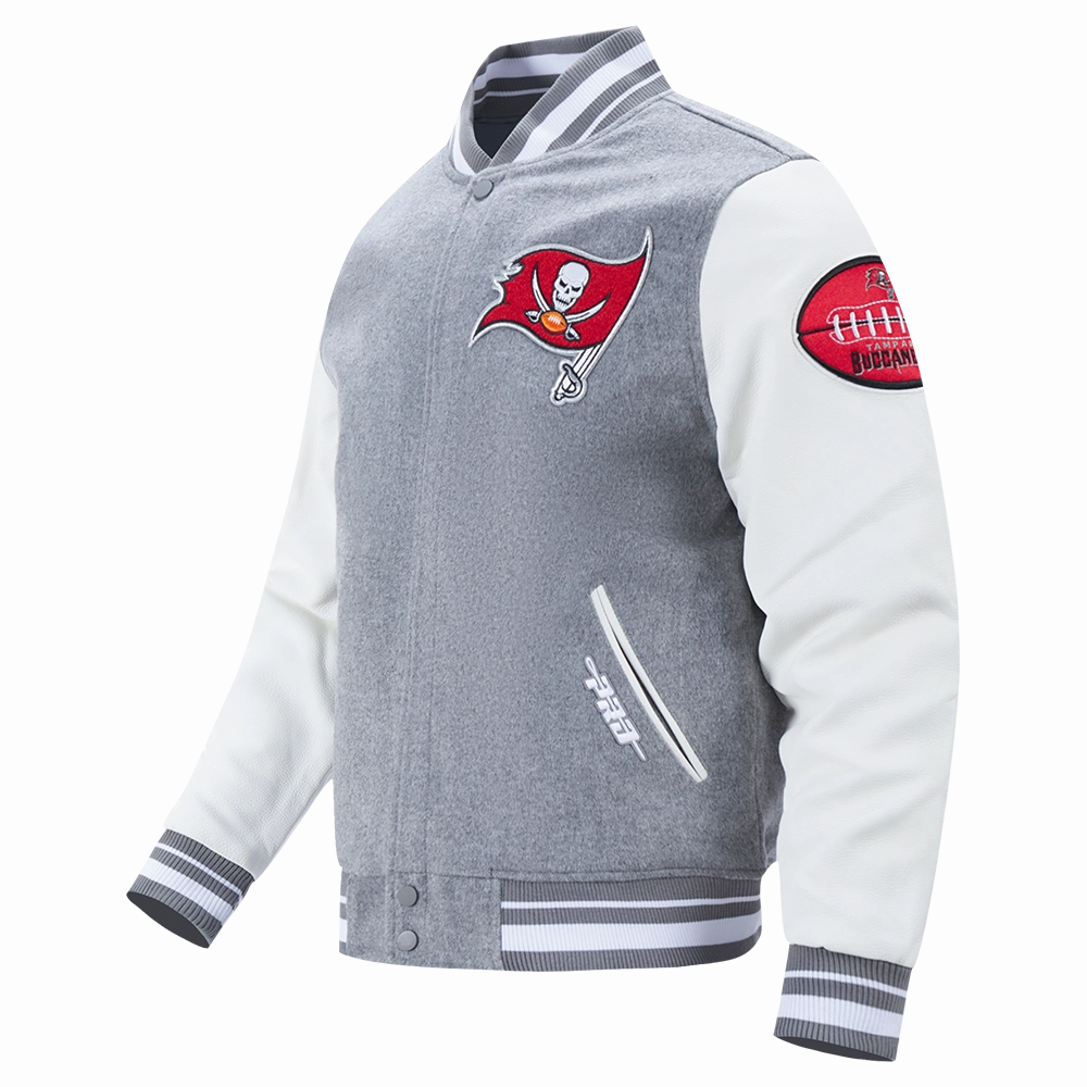 NFL TAMPA BAY BUCCANEERS OLD ENGLISH MEN'S RIB WOOL VARSITY JACKET (HEATHER GREY/WHITE)
