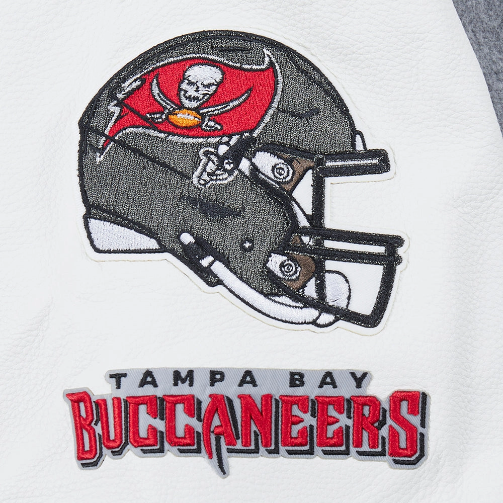 NFL TAMPA BAY BUCCANEERS OLD ENGLISH MEN'S RIB WOOL VARSITY JACKET (HEATHER GREY/WHITE)