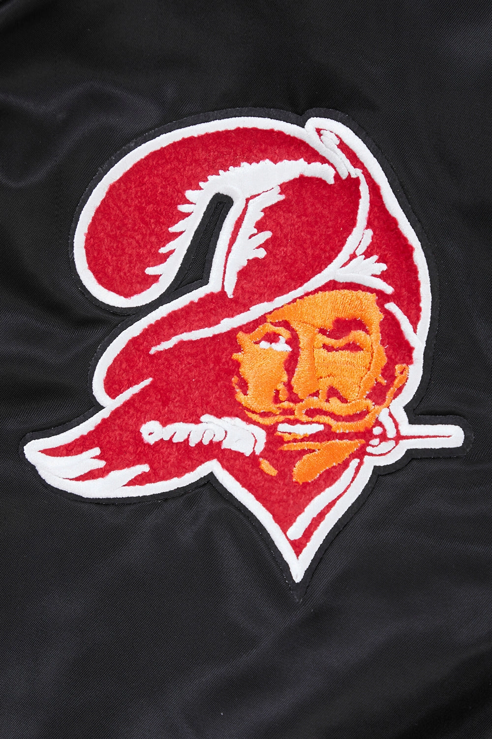 NFL TAMPA BAY BUCCANEERS RETRO CLASSIC MEN'S RIB SATIN JACKET (BLACK)