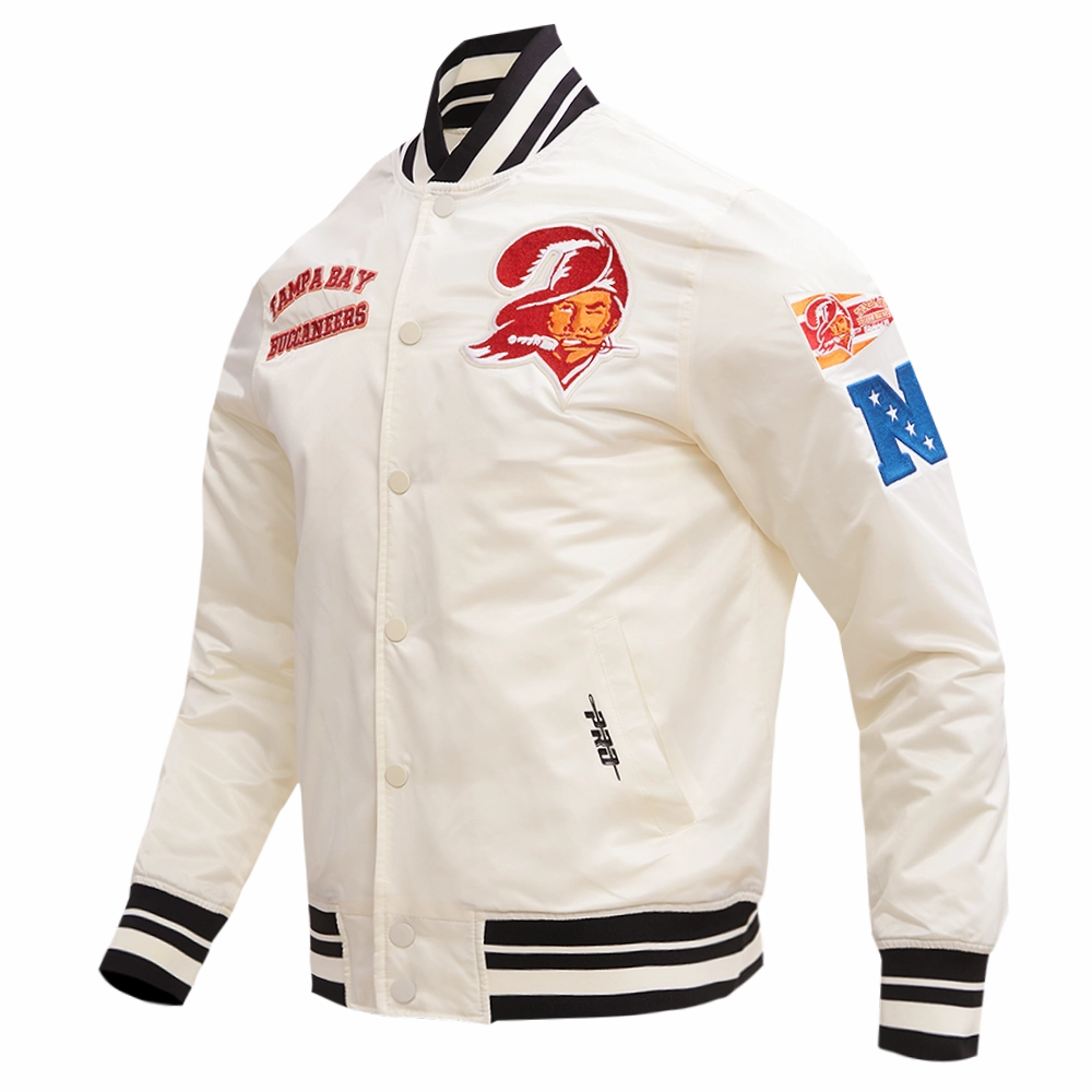 NFL TAMPA BAY BUCCANEERS RETRO CLASSIC MEN'S RIB SATIN JACKET (EGGSHELL/ BLACK)