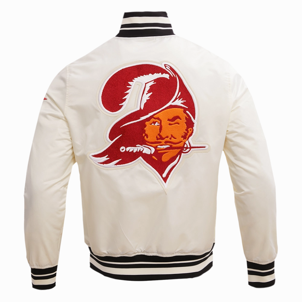 NFL TAMPA BAY BUCCANEERS RETRO CLASSIC MEN'S RIB SATIN JACKET (EGGSHELL/ BLACK)