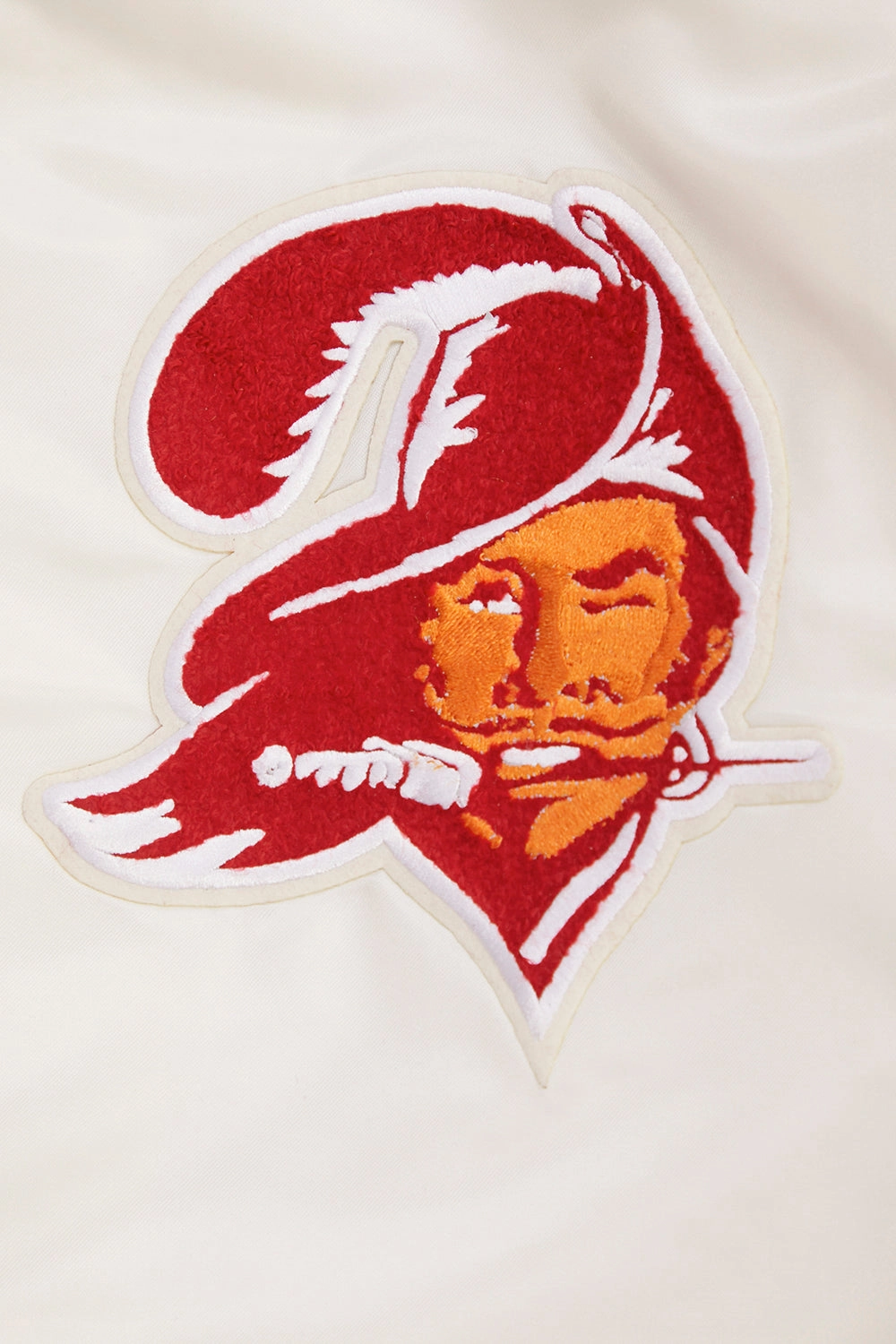 NFL TAMPA BAY BUCCANEERS RETRO CLASSIC MEN'S RIB SATIN JACKET (EGGSHELL/ BLACK)