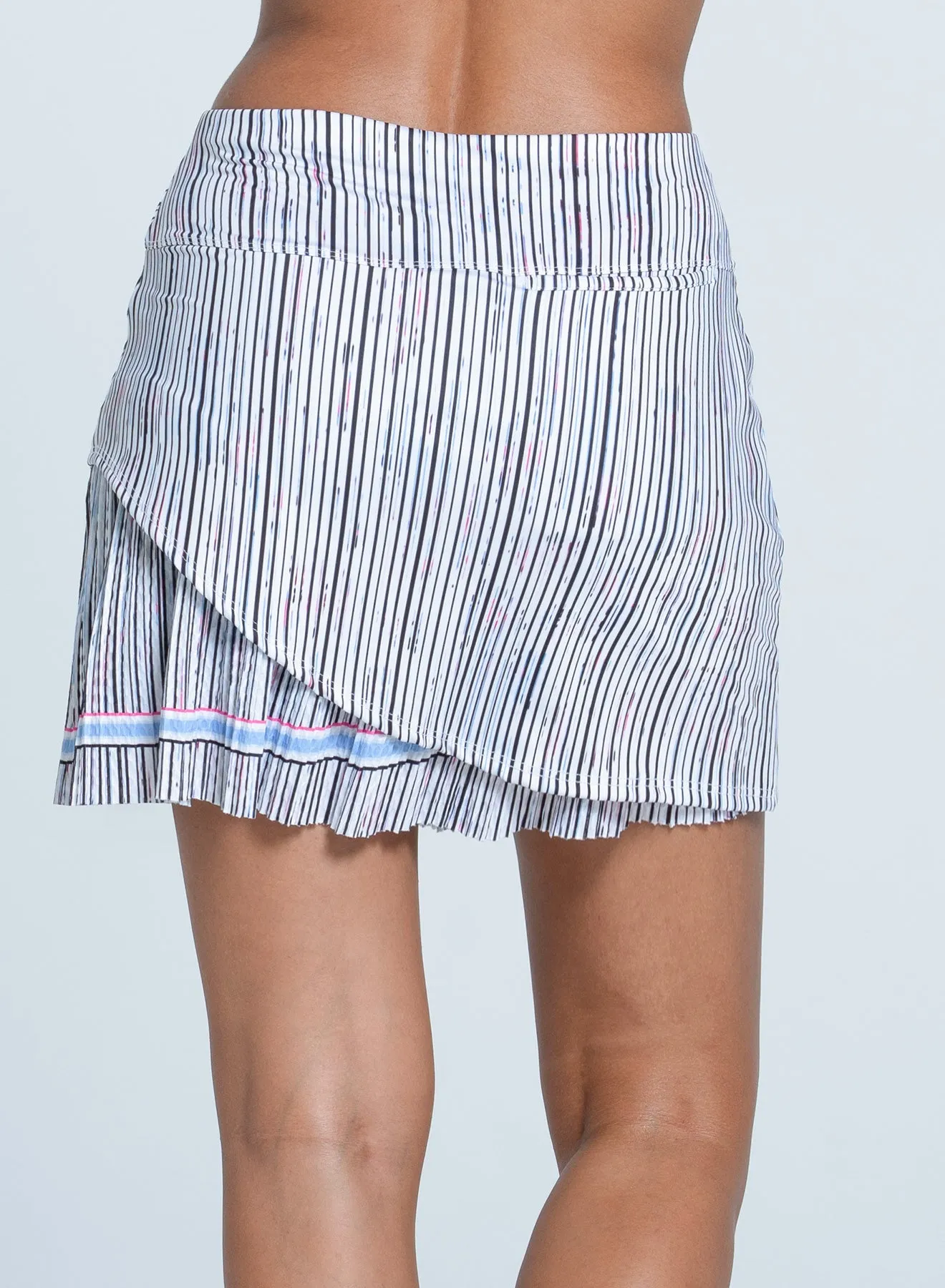 Walk Loud Peek A Blue Skort-15.5"