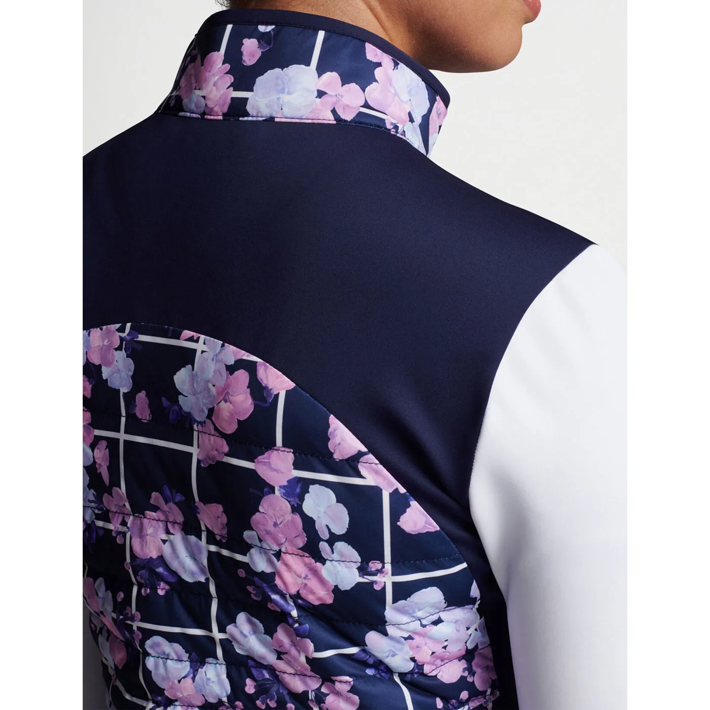The Fast Lane Choice Peter Millar Women'S Merge Hybrid Water Resistant Golf Jacket - Navy Picnic Floral