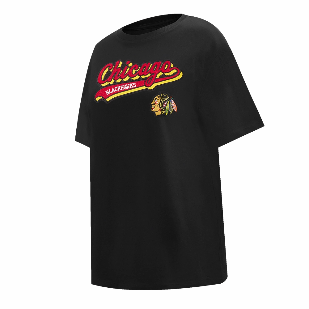 PLAYERA BOYFRIEND NHL CHICAGO BLACKHAWKS SCRIPT TAIL PARA MUJER