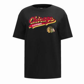 PLAYERA BOYFRIEND NHL CHICAGO BLACKHAWKS SCRIPT TAIL PARA MUJER
