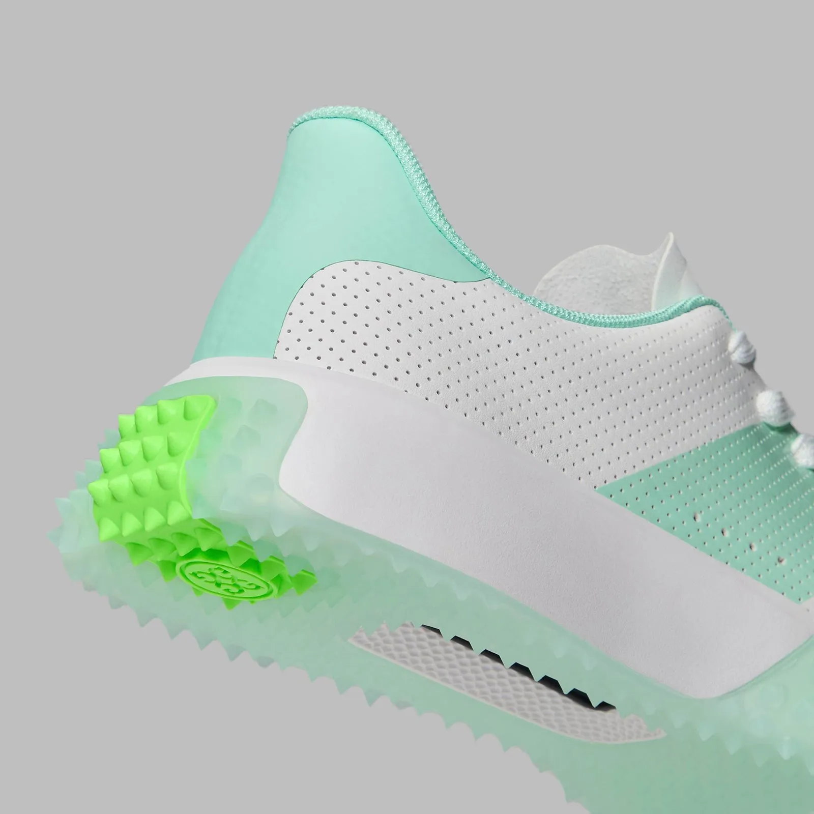 G/Fore Women'S G.112 Perforated Leather Kiltie Golf Shoes - Snow/Menthol Move Beyond Ordinary