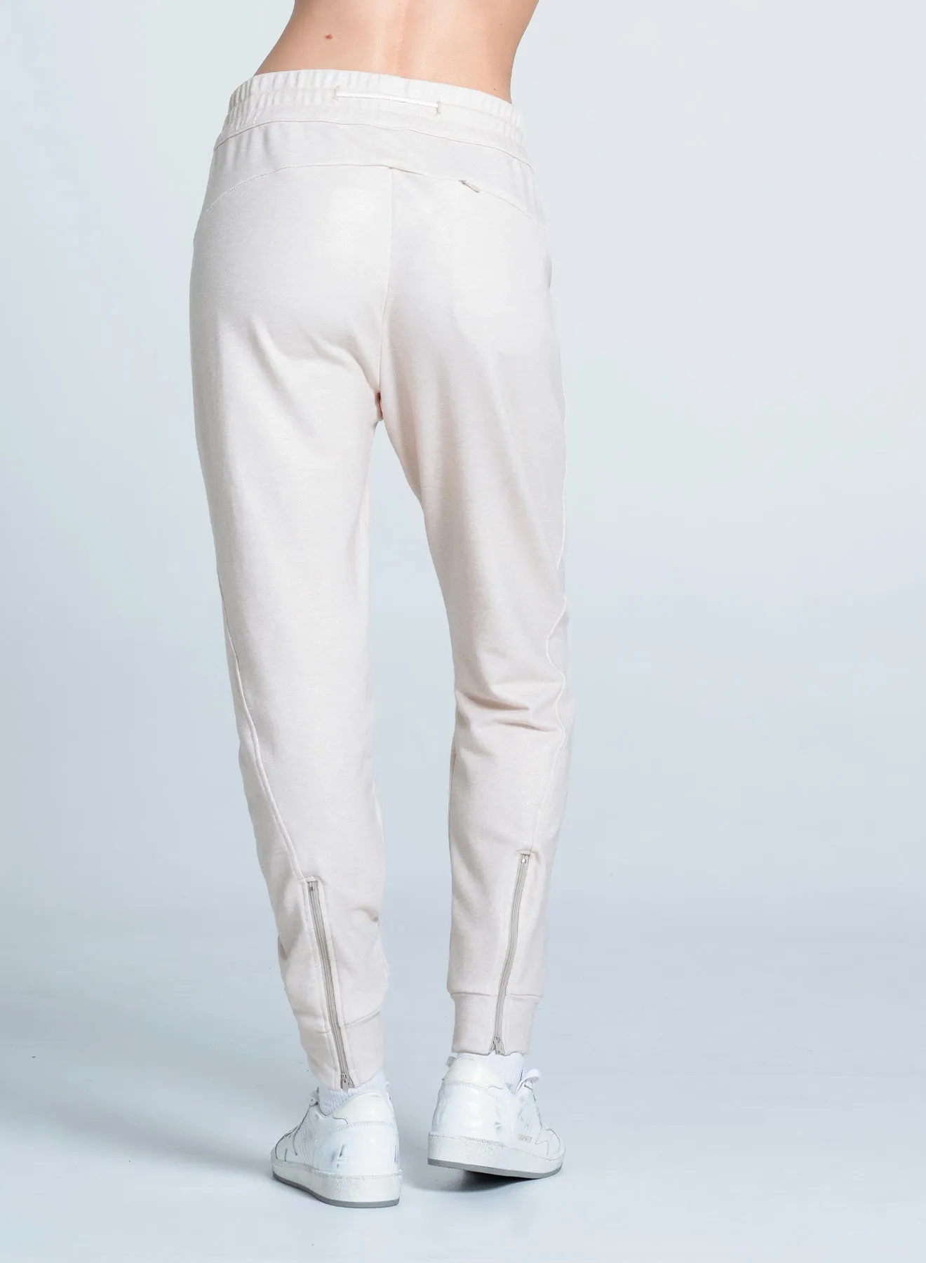 Renew Heather Jogger All Eyes on You