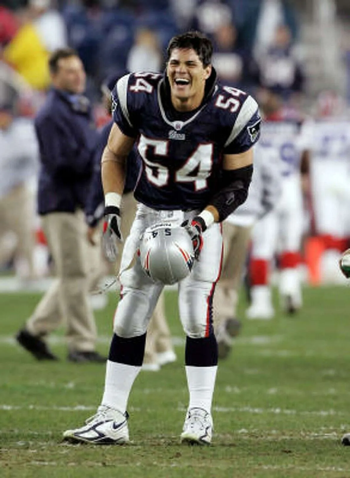 Tedy Bruschi Signed New England Patriots Jersey (Beckett) 3Super Bowl Champions