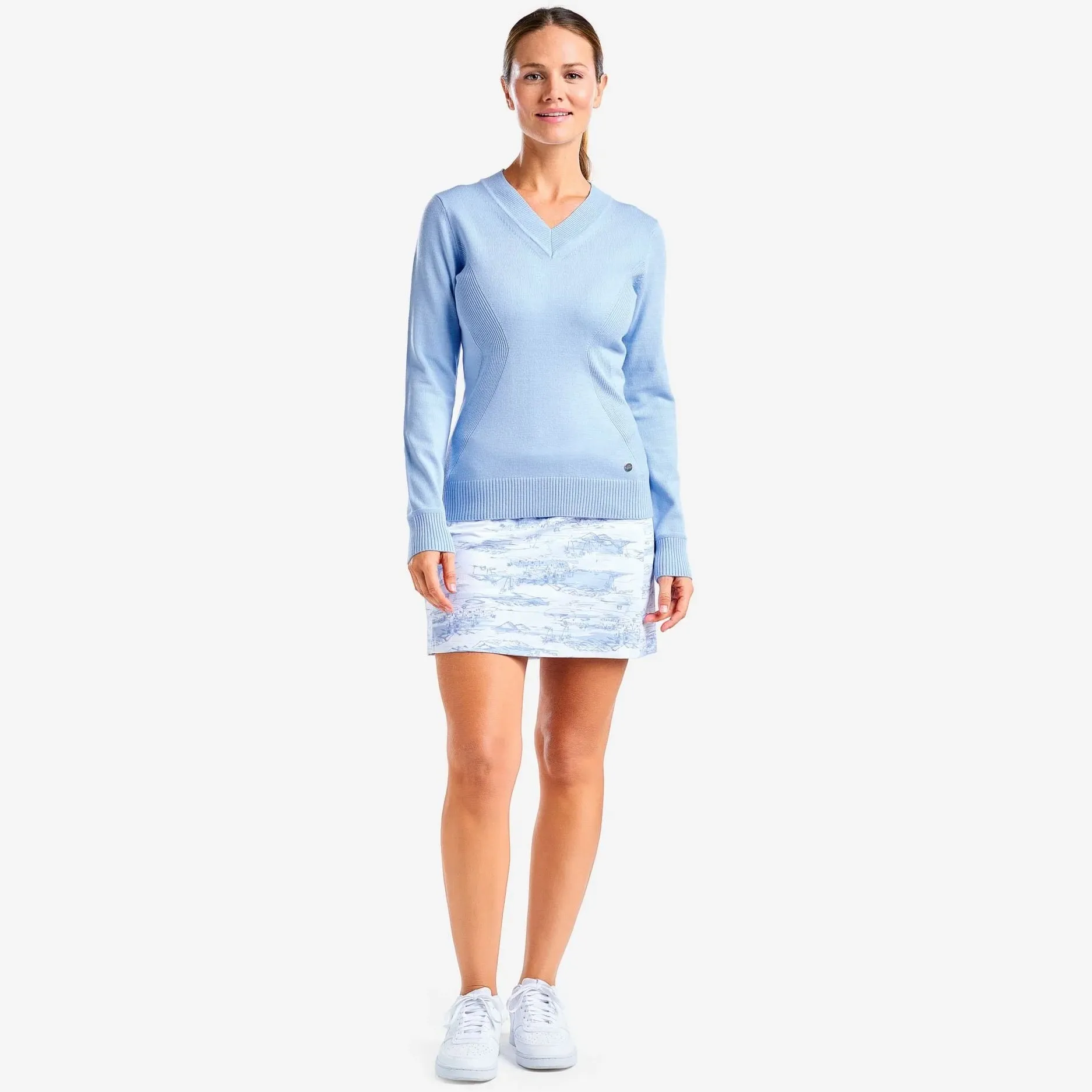 Nivo Women'S Nicole V-Neck Sweater - Gentle Blue Chase What Moves You Redefine Classic