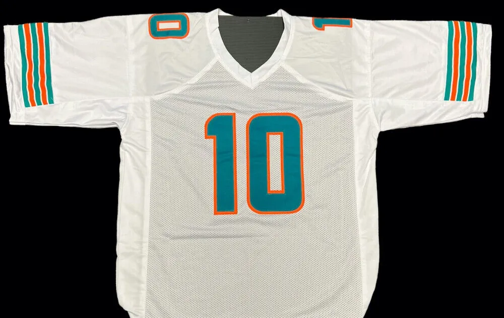 Tyreek Hill Signed Miami Dolphins Jersey (Beckett) 6xPro Bowl Receiver /Ex Chief