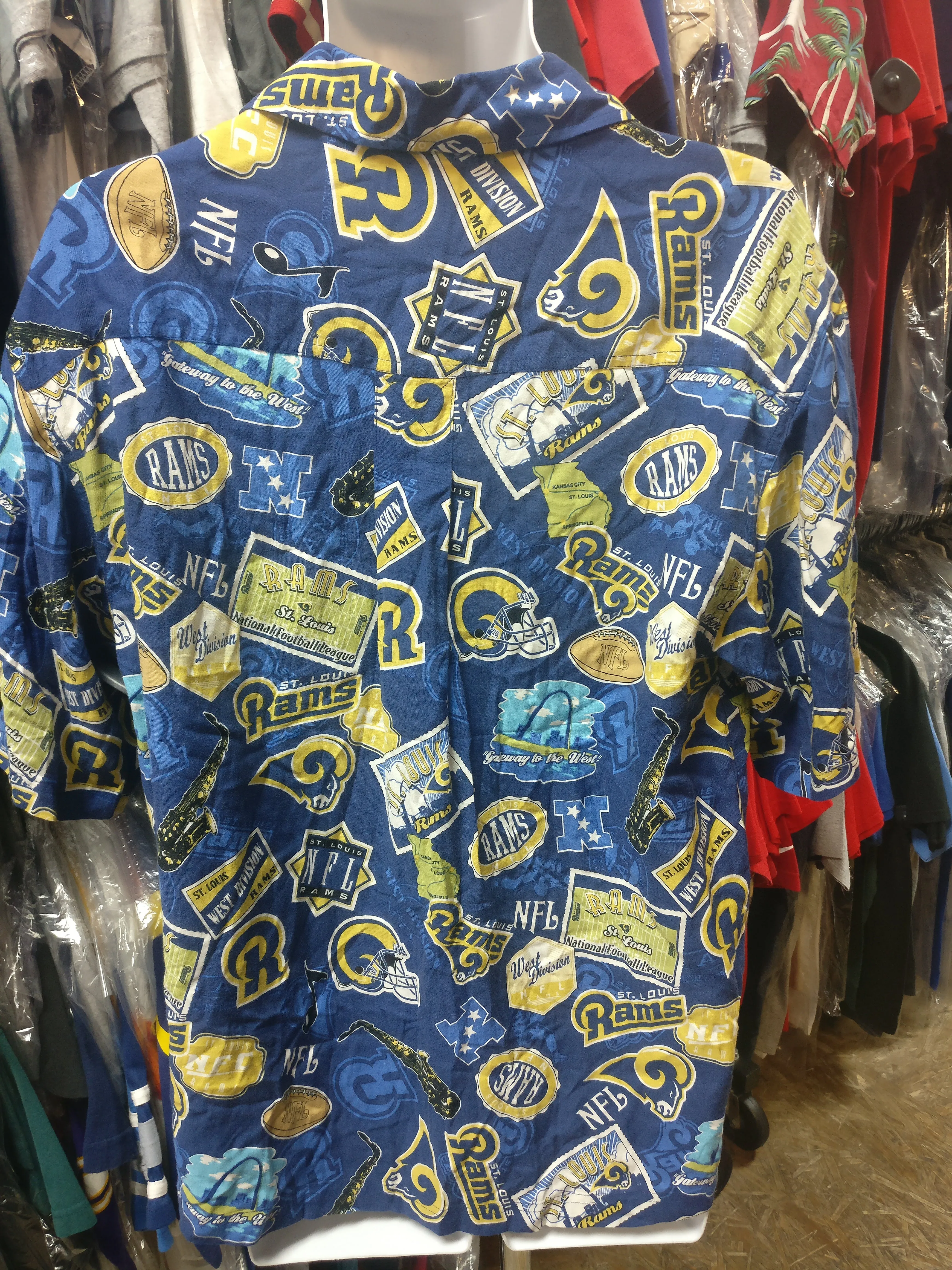 Vintage ST. LOUIS RAMS NFL Rayon Hawaiian Shirt M