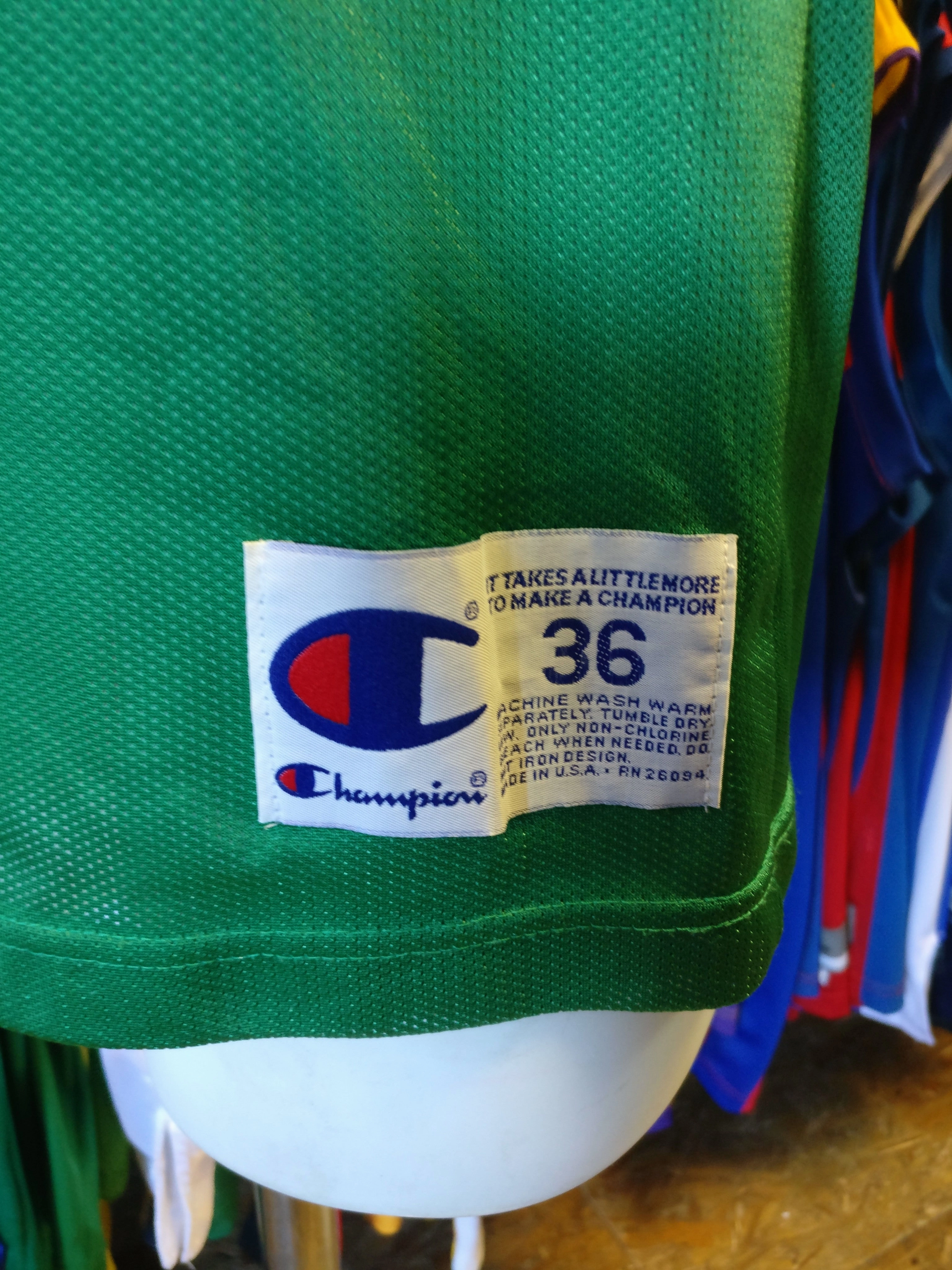 Vintage #0 ERIC MONTROSS Boston Celtics NBA Champion Jersey 36
