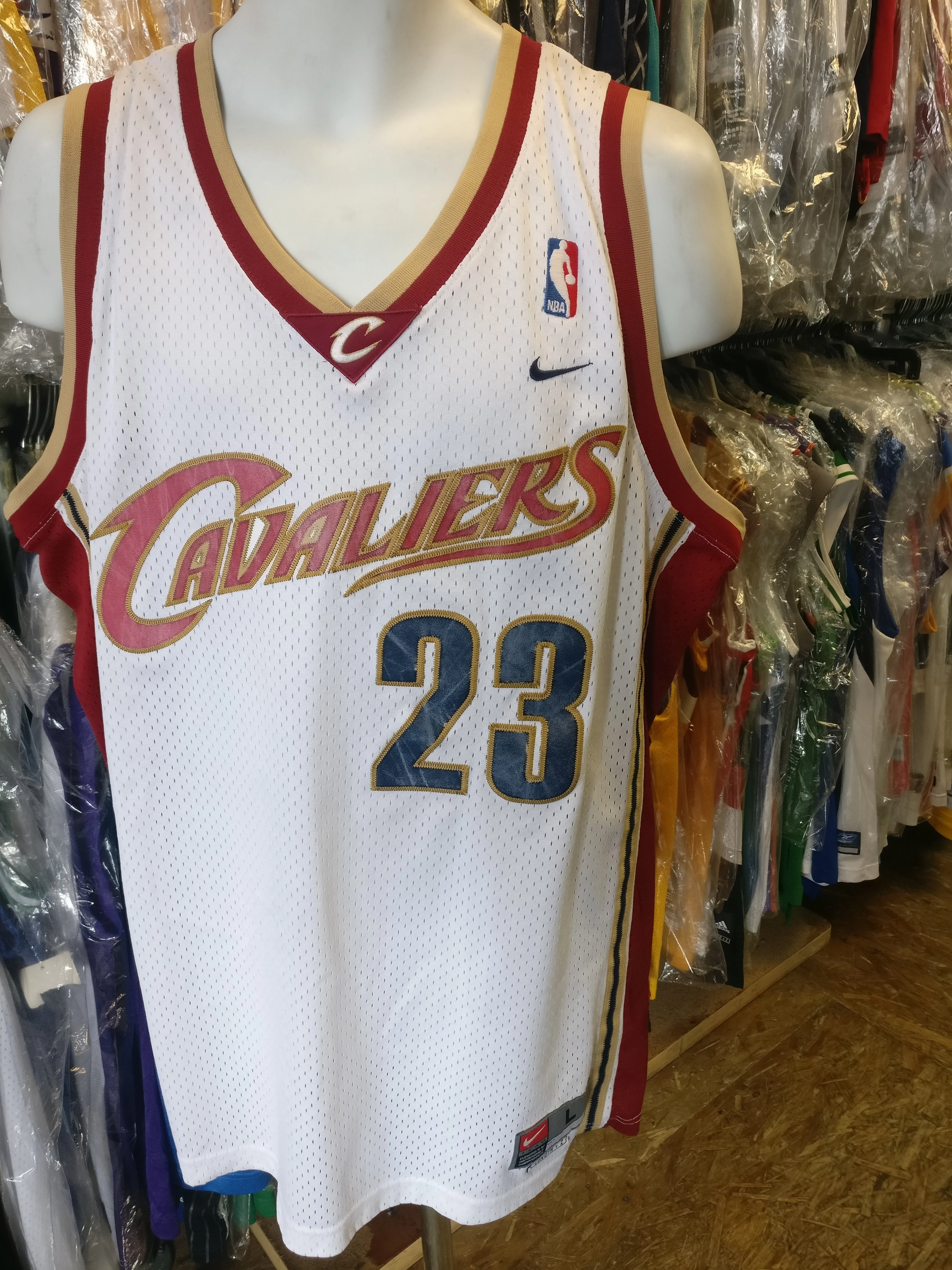 Vintage #23 LEBRON JAMES Cleveland Cavaliers NBA Nike Jersey L