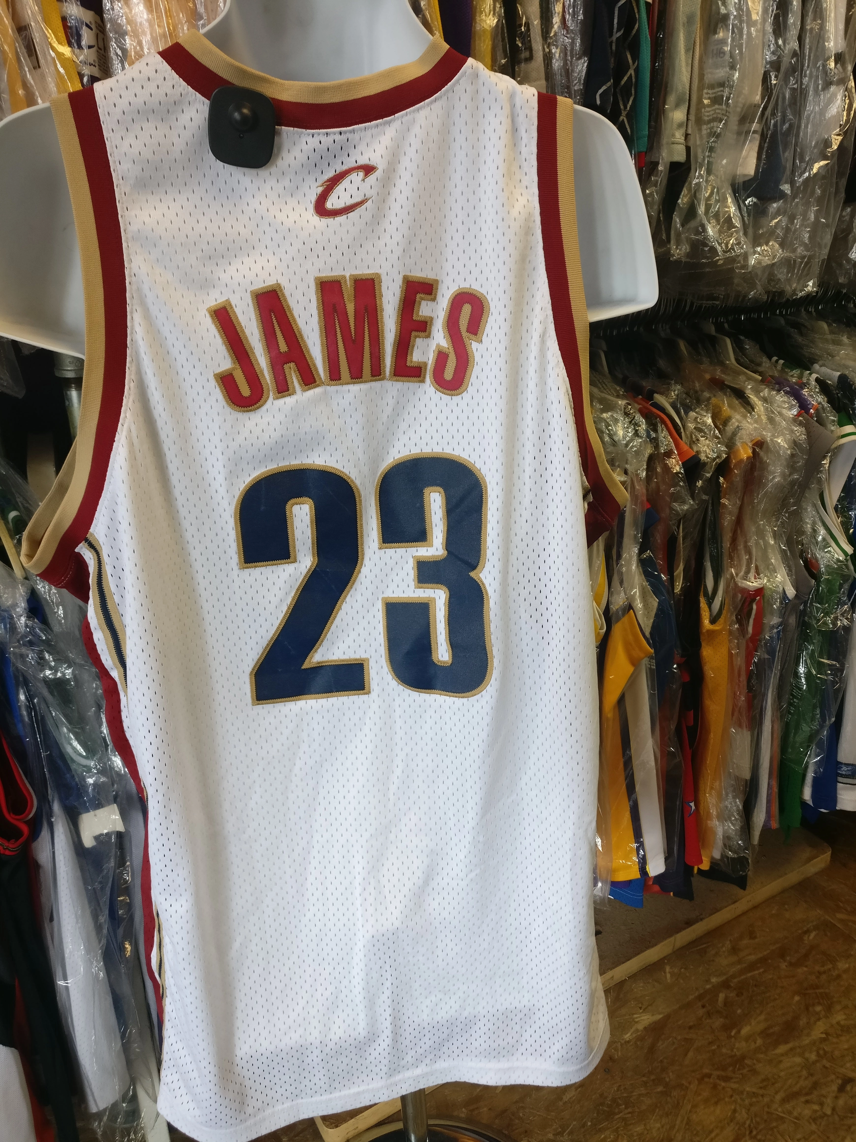 Vintage #23 LEBRON JAMES Cleveland Cavaliers NBA Nike Jersey XL