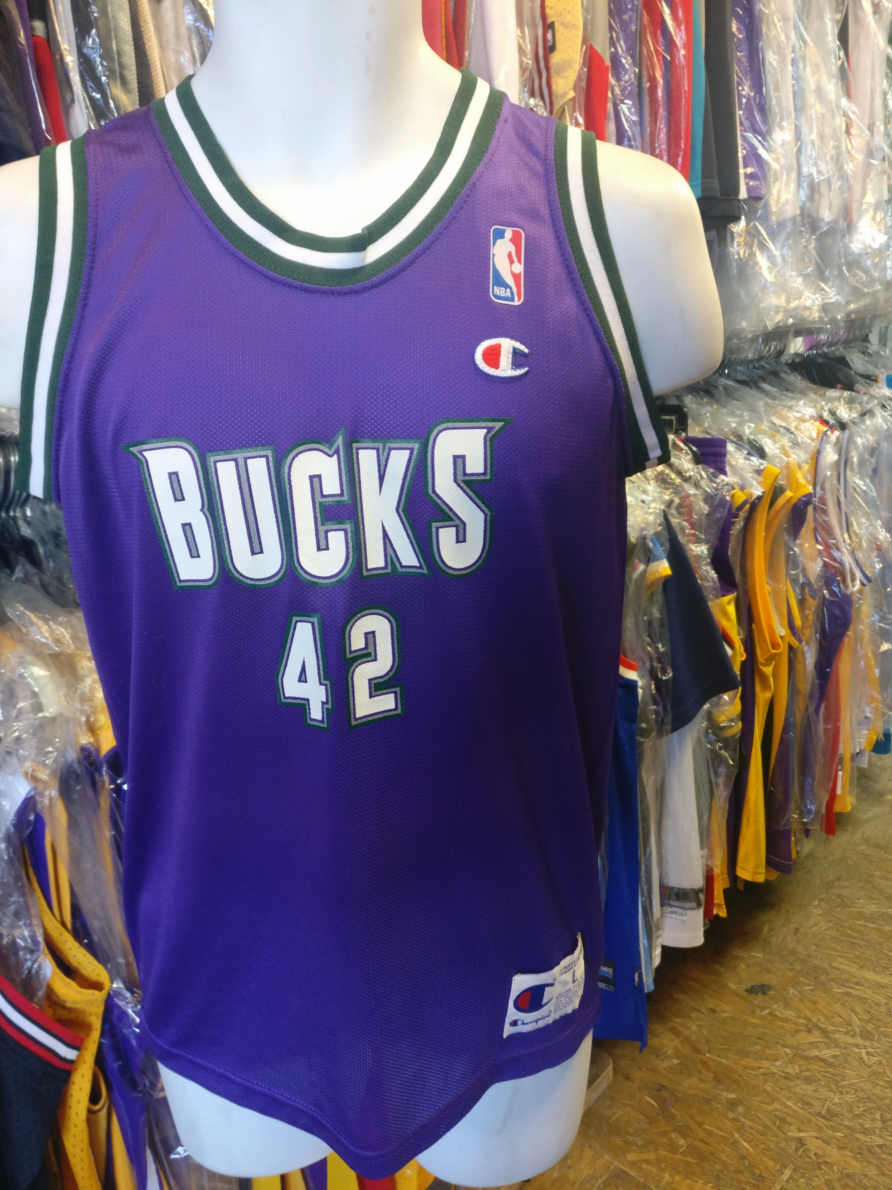 Vintage #42 VIN BAKER Milwaukee Bucks NBA Champion Jersey YL