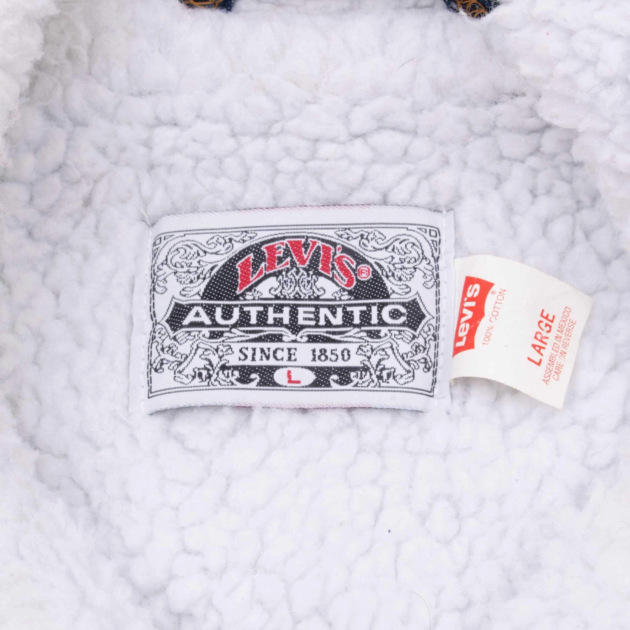 VINTAGE LEVIS SHERPA TRIUMPH PATCH TRUCKER DENIM JACKET 1990S LARGE