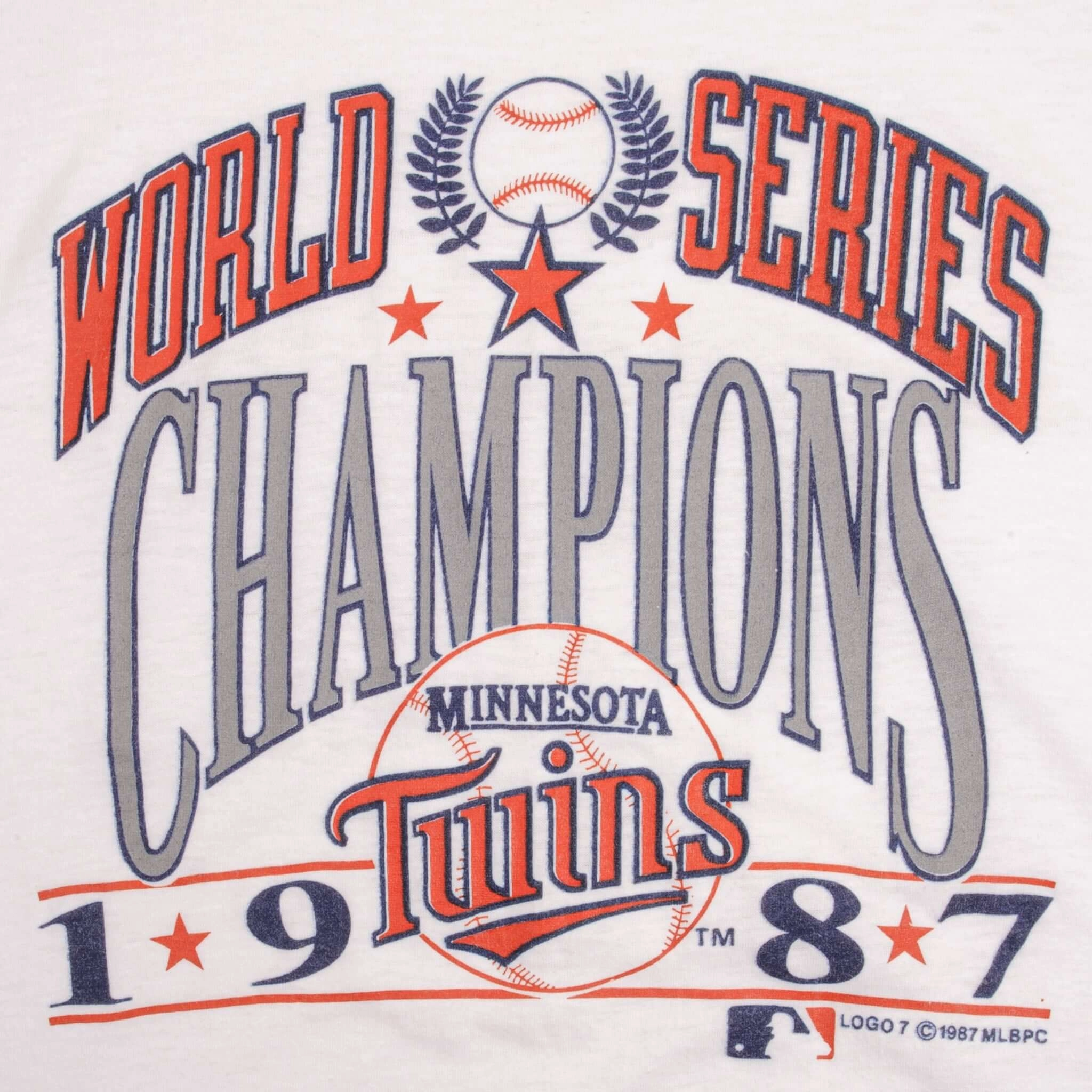 VINTAGE MLB MINNESOTA TWINS WORLD CHAMPIONS 1987 TEE SHIRT SZE LARGE MADE IN USA