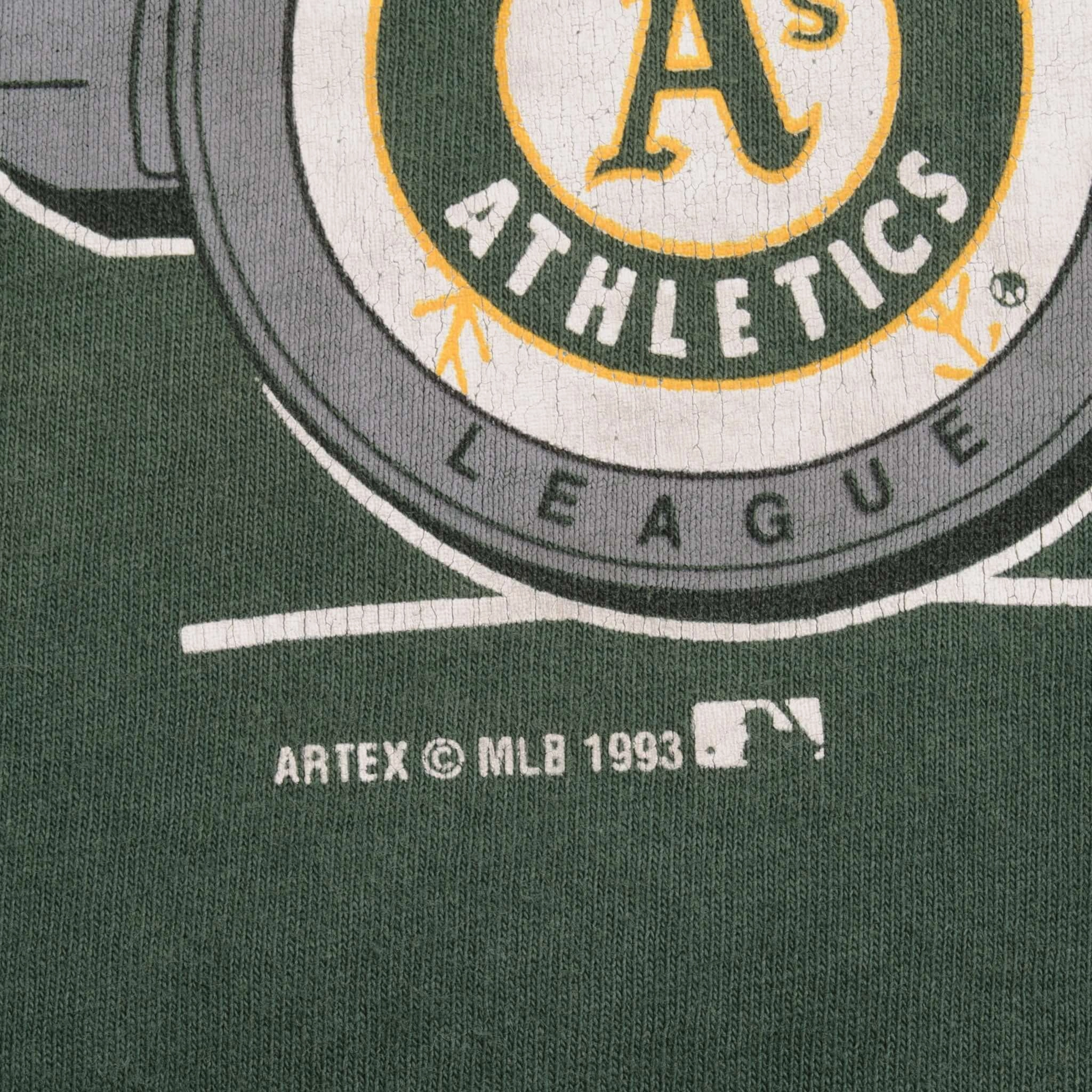 VINTAGE MLB OAKLAND ATHLETICS LOONEY TUNES TAZ 1993 TEE SHIRT MEDIUM MADE IN USA